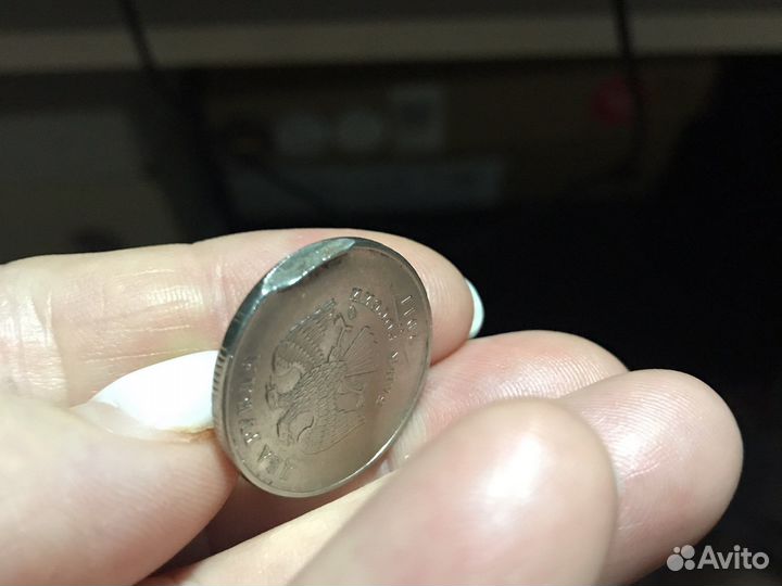 Монета 2 рубль с браком