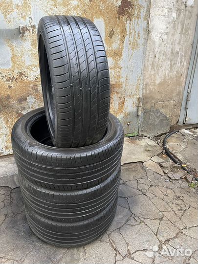Kumho Ecsta HS52 225/45 R17