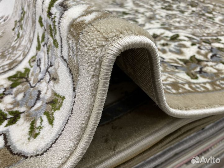 Ковер размером : 1.50х2.30 (№ 22417) новый