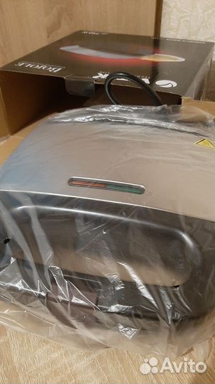 Электрическая вафельница новая