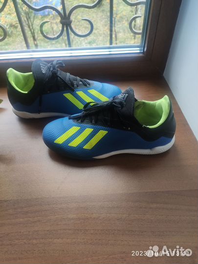 Футбольные кроссовки adidas 39,5 размер