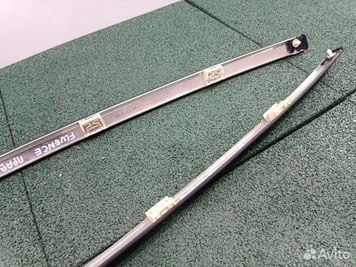 Молдинг крыши правый Renault Fluence 1.6 2012