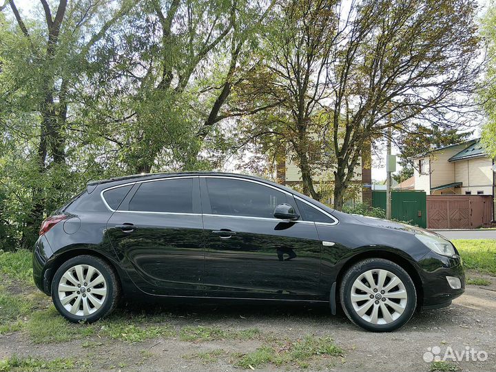 Opel Astra 1.6 МТ, 2011, 165 000 км
