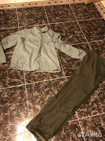 Форма военная рубашки, брюки