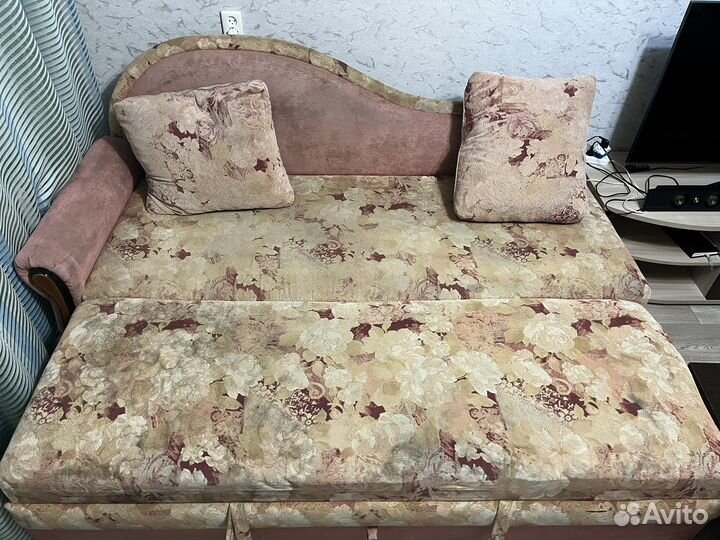 Диван