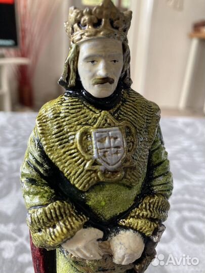 Фигурка короля