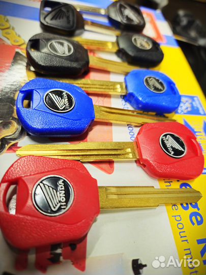 Ключи на мотоциклы Honda с чипом Hiss