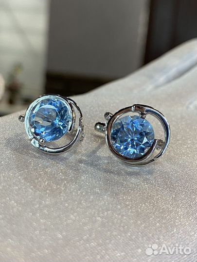Золотые серьги с топазами