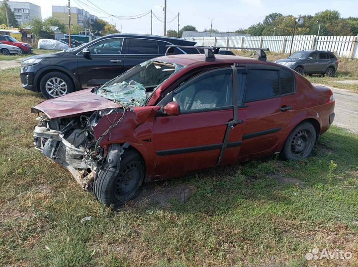 Рено Меган 2 седан авто по запчастям K4MD812 МКПП