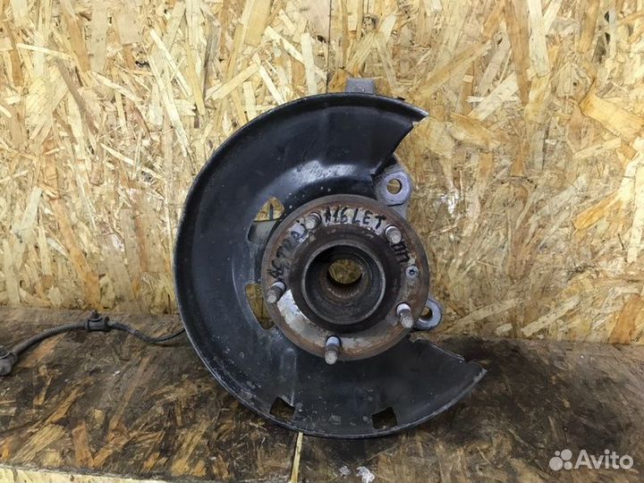 Цапфа передняя правая Opel Astra J хетчбек 1 2011