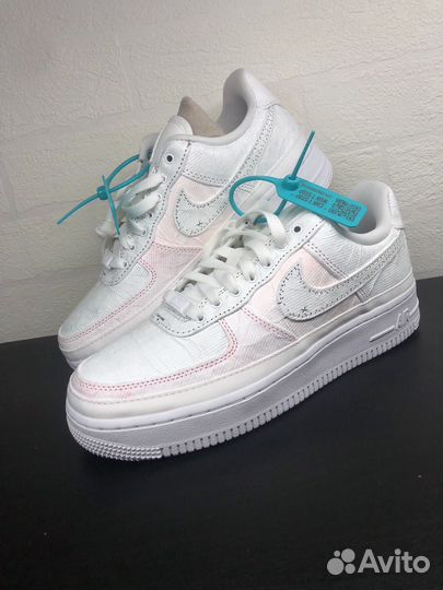 Nike Air Force 1 07 lx