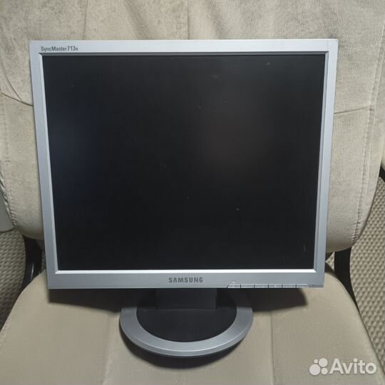 Монитор Samsung