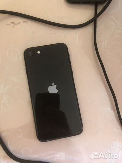 iPhone SE, 128 ГБ