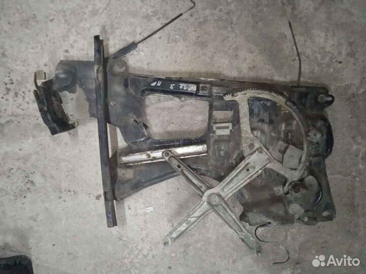 Электро-стеклоподъёмник задний правый BMW 7 E32