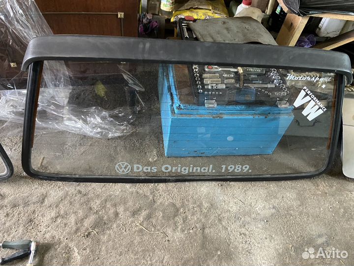 Продам задние стёкла со спойлером на VW golf 2
