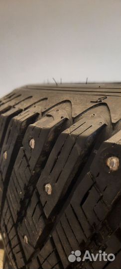 Goodyear UltraGrip Ice Arctic SUV 225/70 R16 107