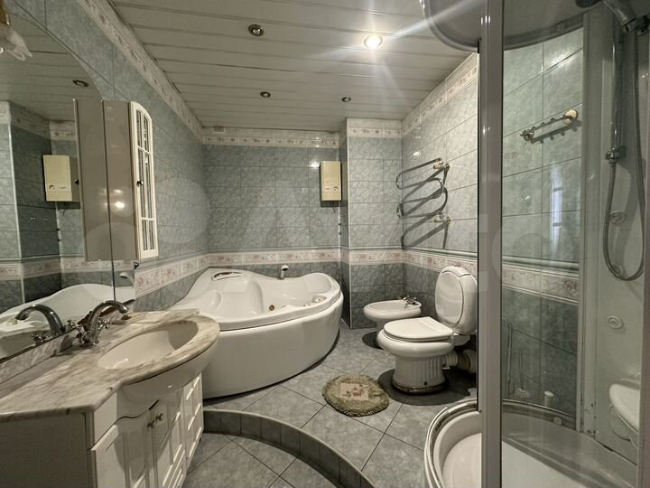 5-к. квартира, 135 м², 2/16 эт.