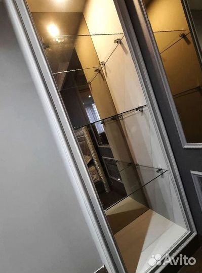 Большое зеркало с подсветкой