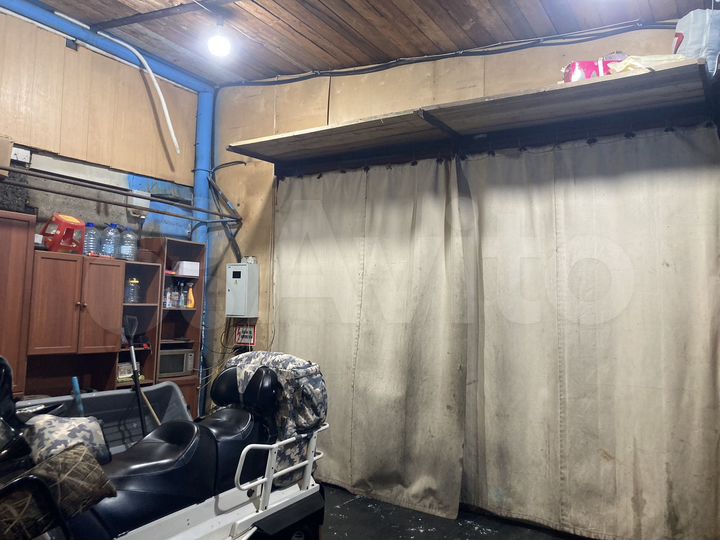 Гараж, > 30 м²