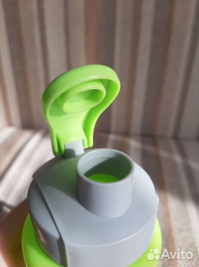 Спортивная бутылка для воды