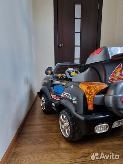 Детский электромобиль бу