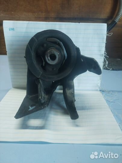 Подушка двигателя Тойота