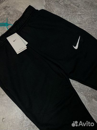 Спортивные штаны Nike