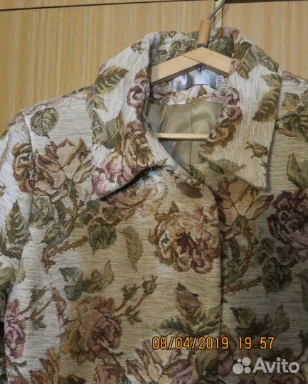 Продам пальто демисезонное