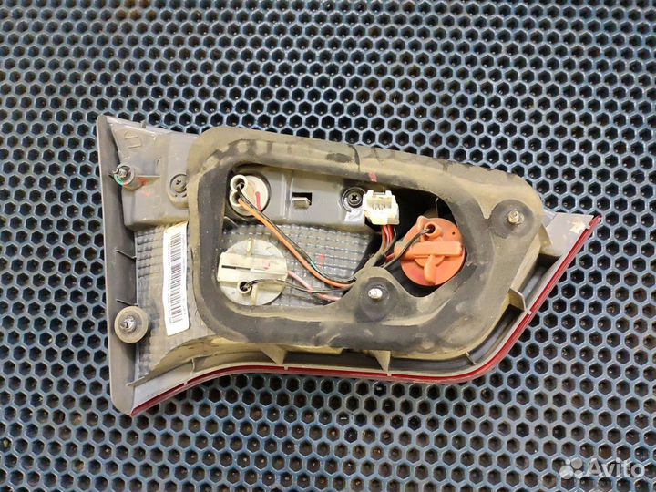 Фонарь задний правый внутренний Kia Rio 3