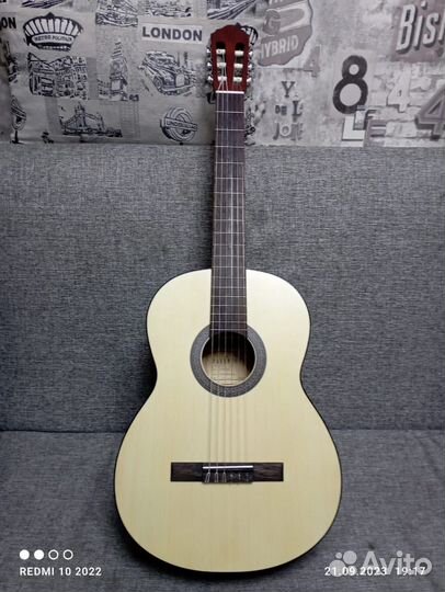 Продается гитара