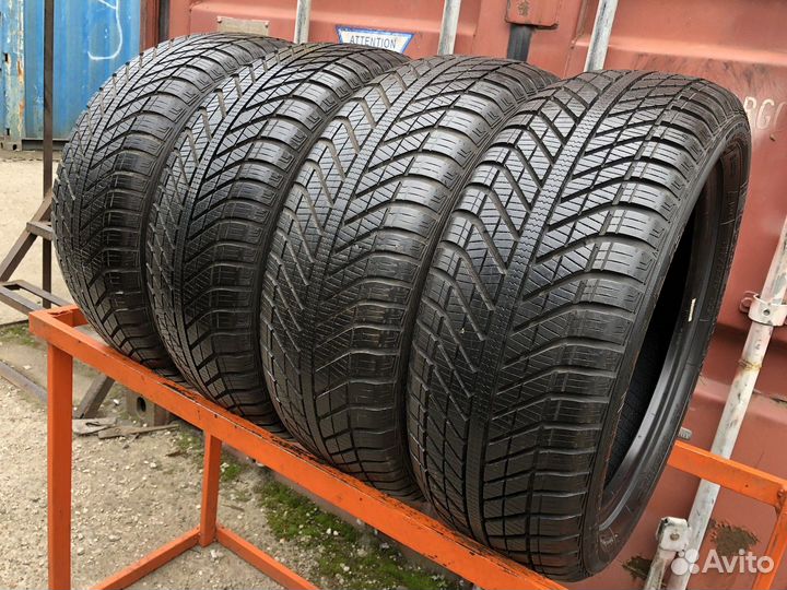 Goodyear Vector 4Seasons 205/50 R17