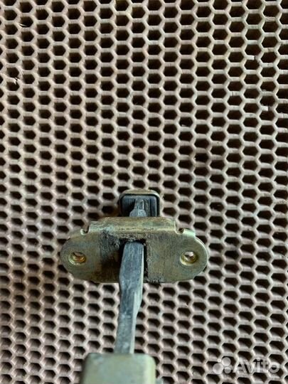 Ограничитель двери Nissan Almera N16 QG15DE 2005