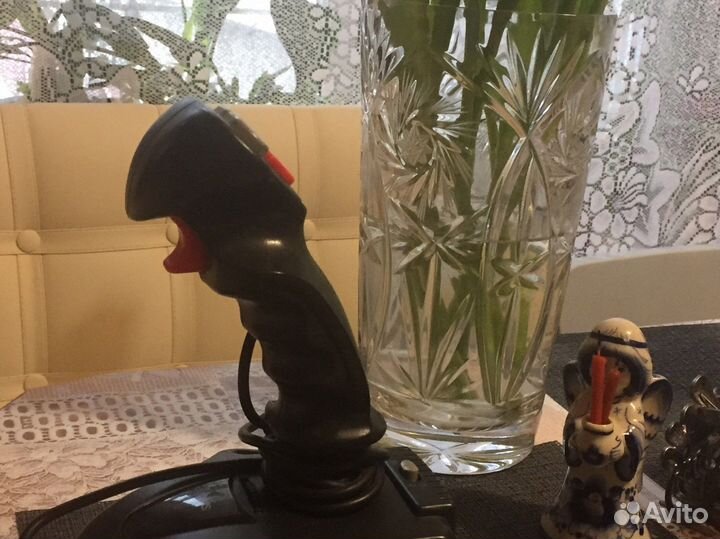 Игровой джойстик Genius