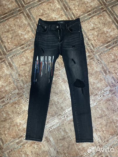 Джинсы amiri slim fit на руках