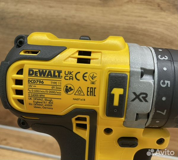 Шуруповерт Dewalt DCD796 Type11