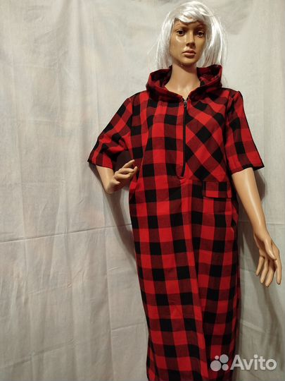 Новое платье с капюшоном р52-54