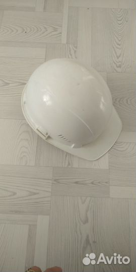 Каска защитная белая
