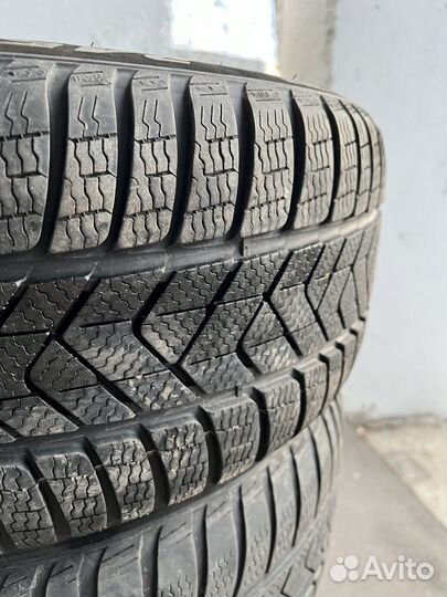 Резина Pirelli 245/45R18 Winter Sottozero 3