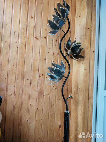 Lotus Flower ретро требует починки