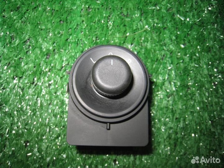 Регулятор зеркал Chevrolet Cruze J300 2011