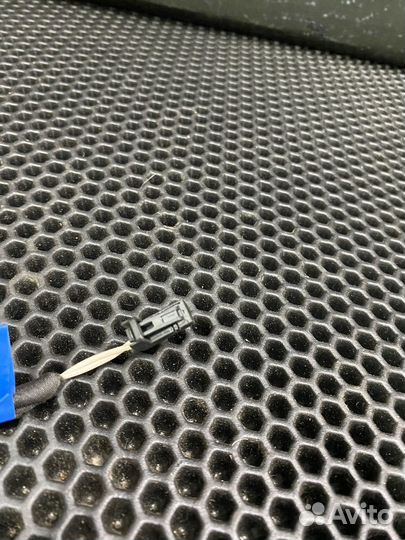 Фишка 4B0971832 Volkswagen polo 5 (67)