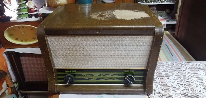 Старинный радиоприемник Рекорд 60М