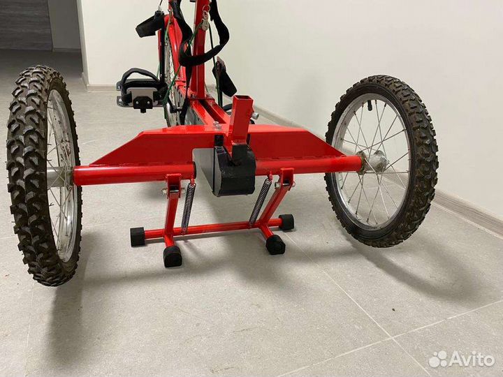 Трехколесный велосипед и велотренажёр