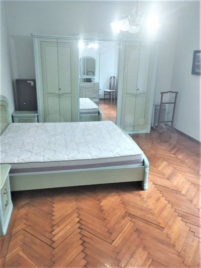 3-к. квартира, 125 м², 1/7 эт.