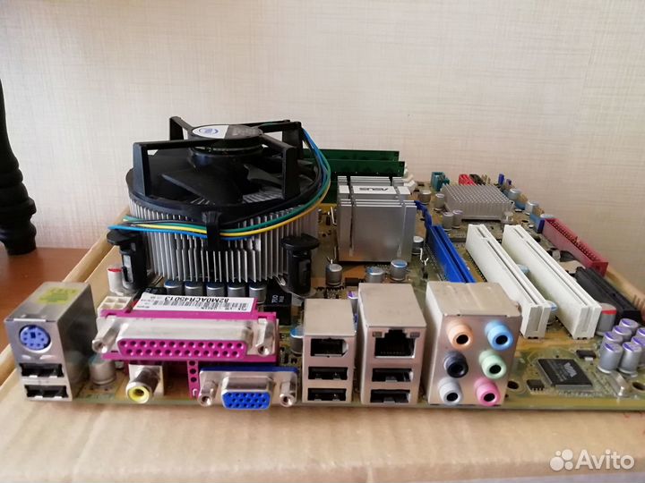 Материнская плата + E7200 +4Gb память + NVidia 512