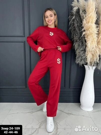 Спортивный костюм женский