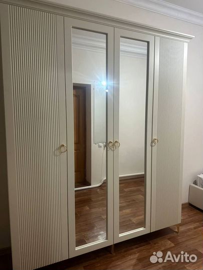 Шкаф распашной