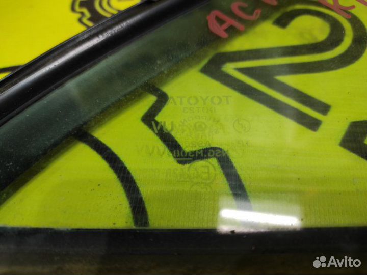 Форточка двери задняя правая Toyota Camry ACV40