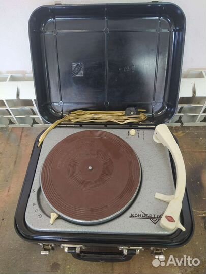 Виниловый проигрыватель Концертный