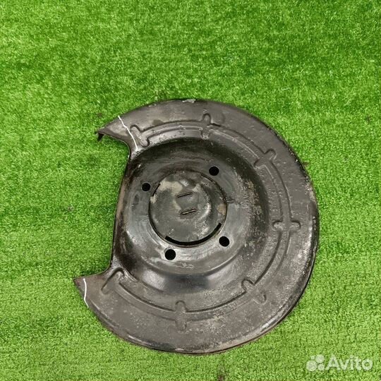 Тормозной щиток задний левый Opel Astra J GTC 2012